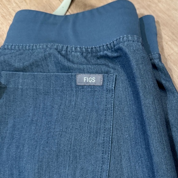 FIGS Heather Denim - One pocket top and Livingston wide leg pant - Picture 3 of 4